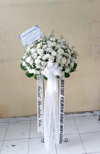 Standing Flower rumahdukapalangkaraya King Florist – Rangkaian Bunga Elegan untuk Berbagai Acara