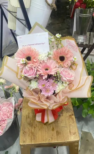 Tersedia Buket Bunga Artifical, Buket Uang, Buket Snack & Buket Boneka Wisuda di Rumah Duka Palangkaraya